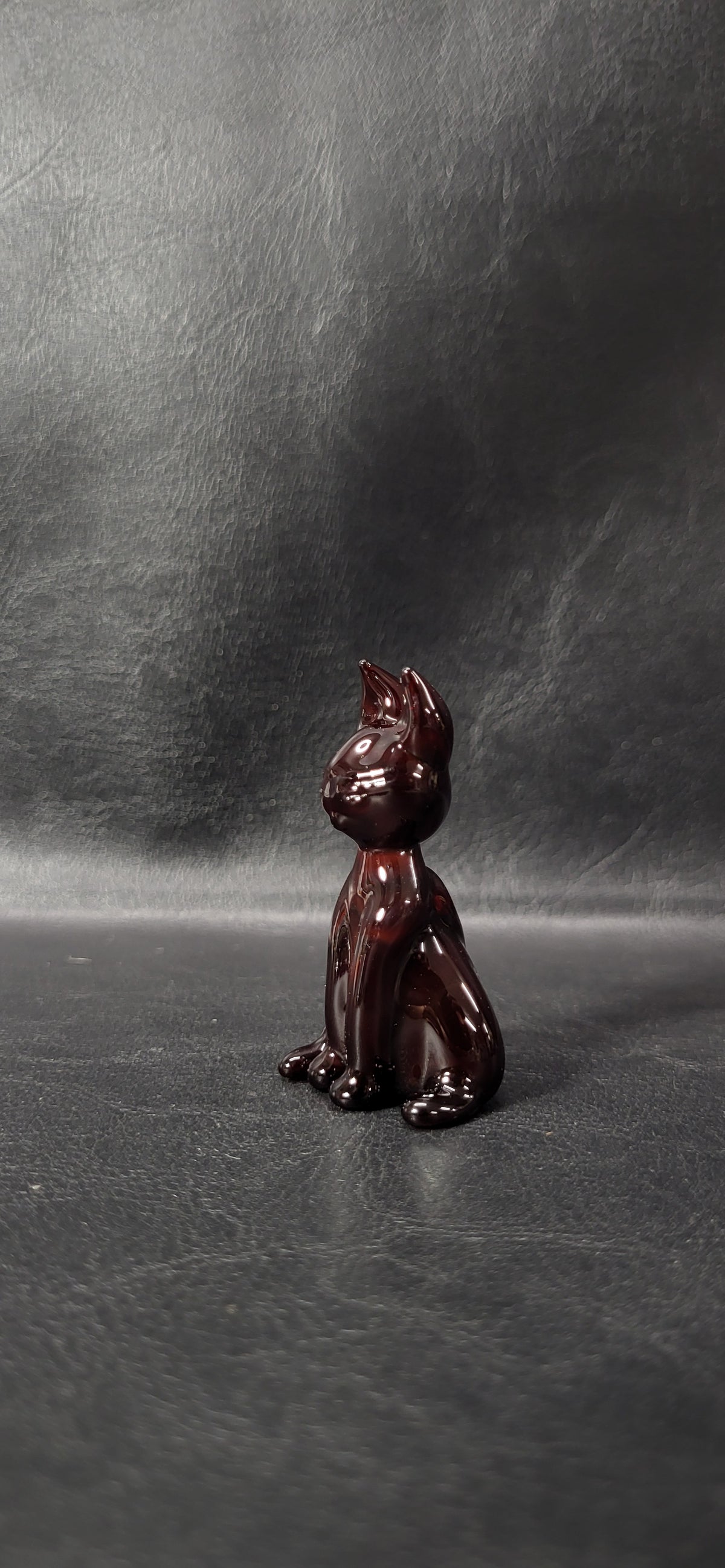 Dark garnet Cat (Small)