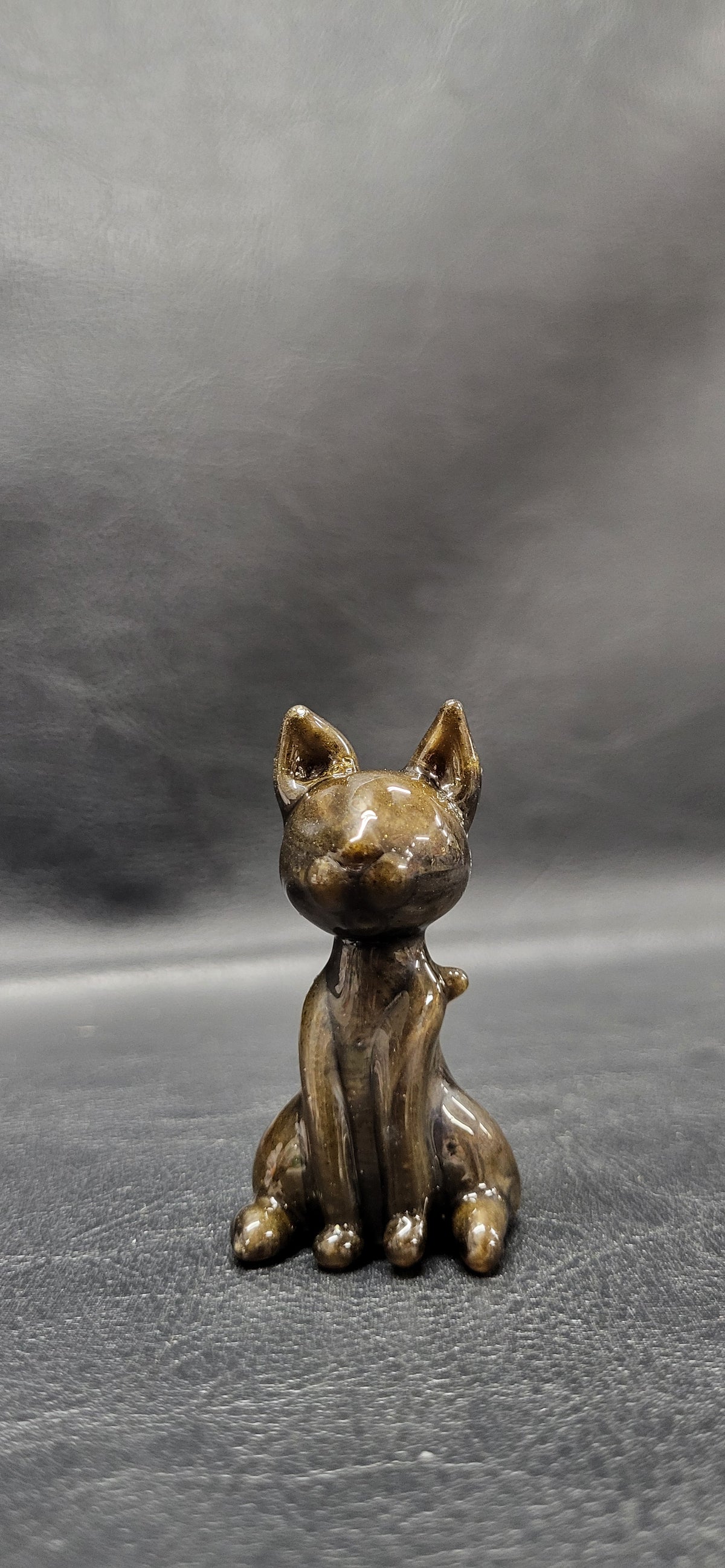 Mystery bronze sparkle cat (Medium)
